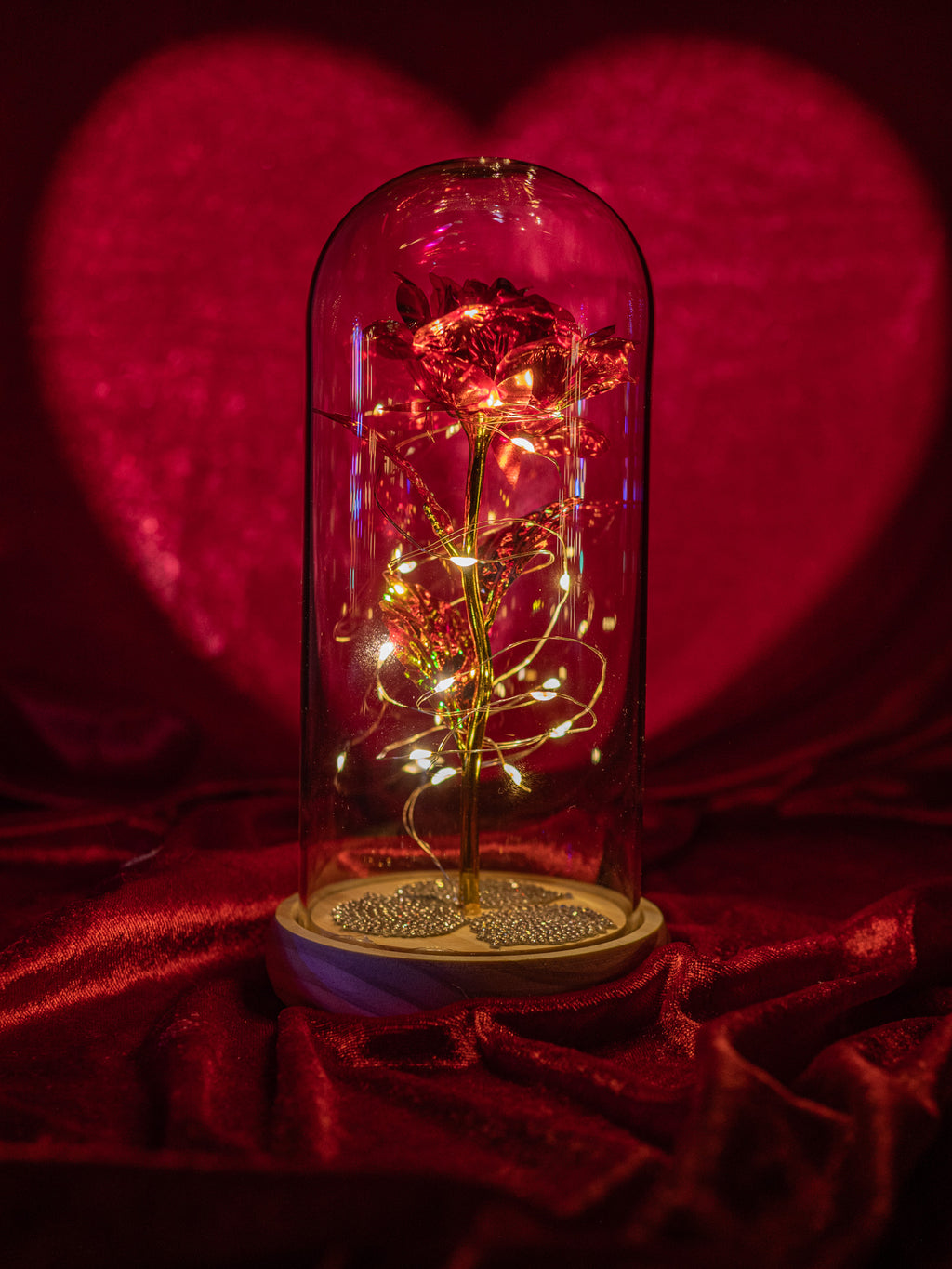 Głęboka czerwień ze złotym pyłem